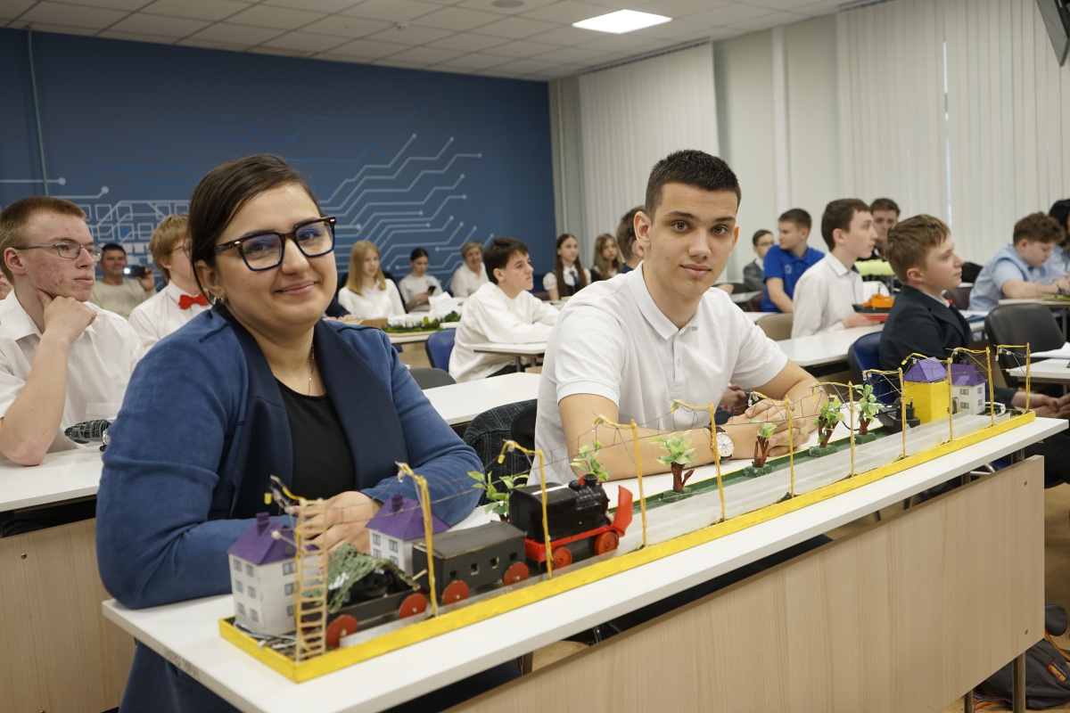 Сегодня СТАНКИН встретил юных техников из 16 регионов России