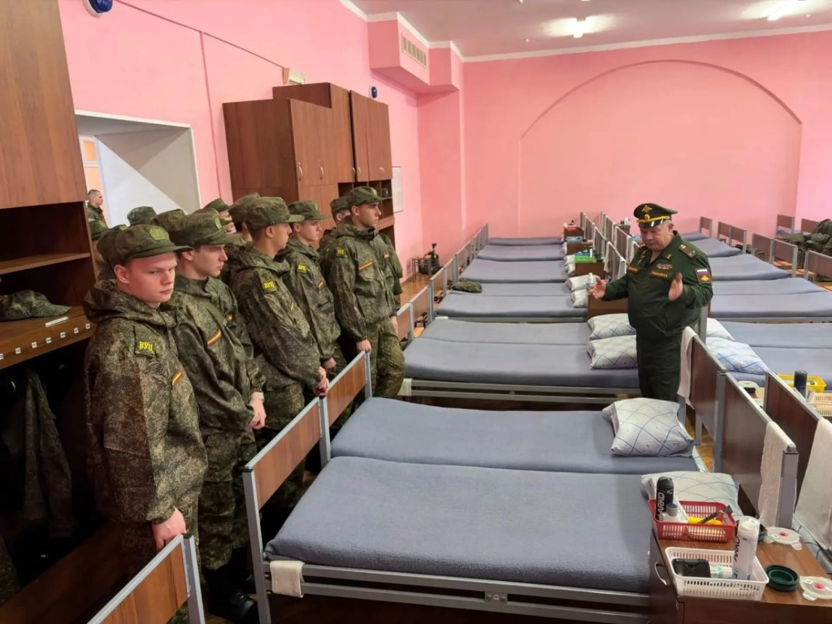 Курсанты ВУЦ МГТУ «СТАНКИН» увидели, как организован быт военнослужащих