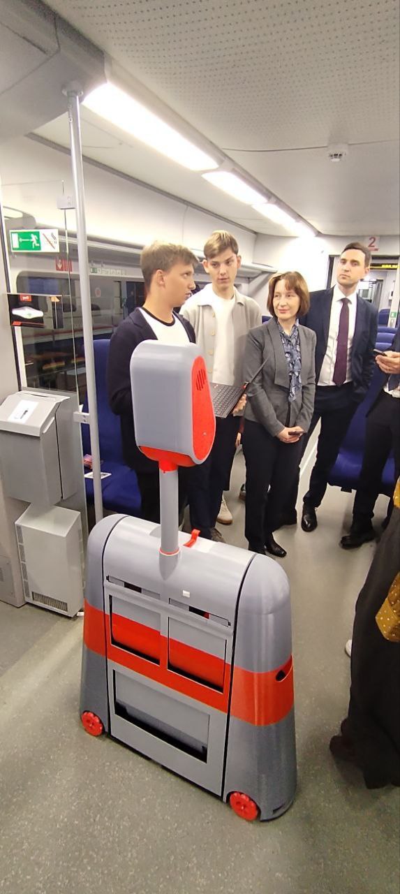 Робота-стюарда Jetard протестировали в электропоезде РЖД студенты из СТАНКИНа и МАИ