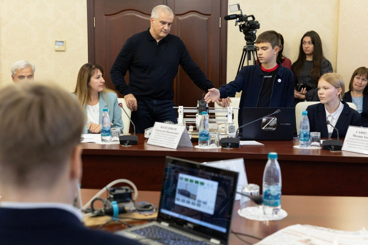 Школьник рассказал главе Крыма о СТАНКИНе и своих разработках