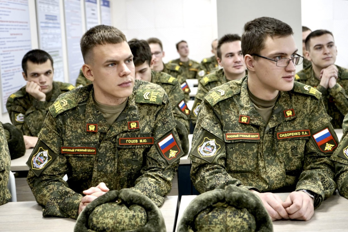 Из первых уст: курсанты ВУЦ СТАНКИНа встретились с бойцами СВО
